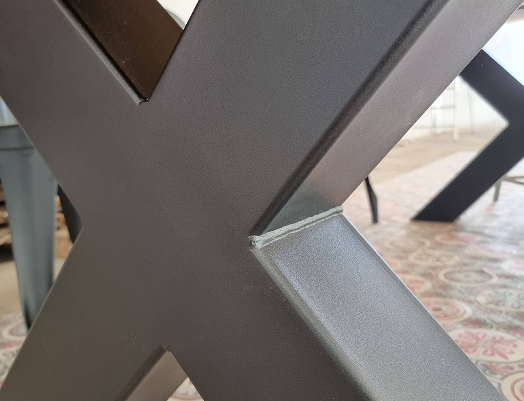 Table X100 industrielle Hephy pieds noir