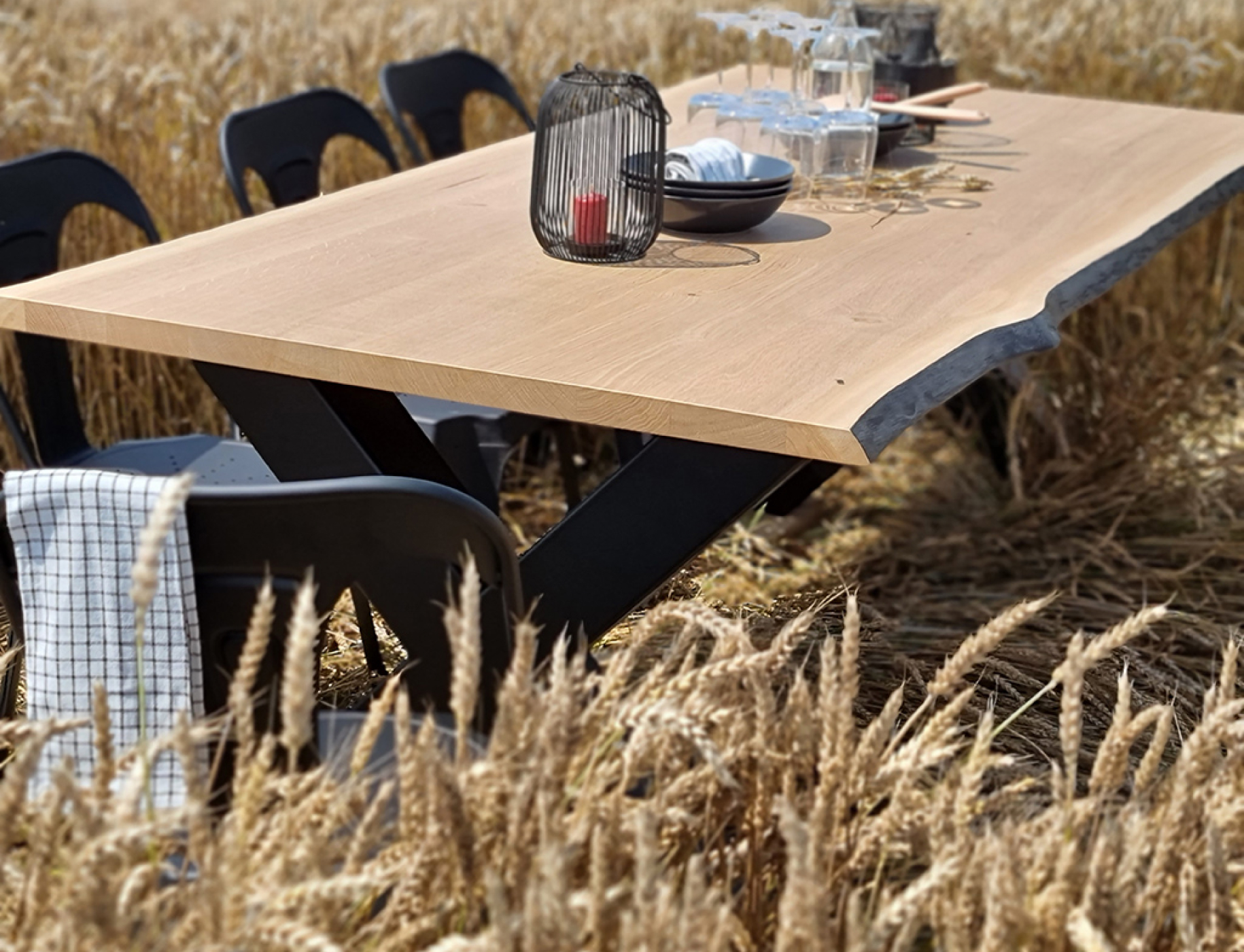 Table X100 industrielle Hephy pieds noir Table X100 industrielle Hephy pieds noir